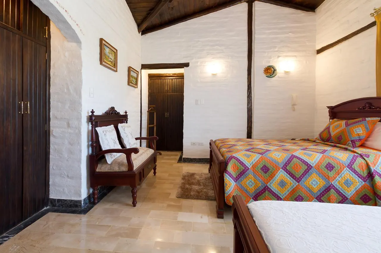 Hostal Maria De Lourdes Quito Hostel