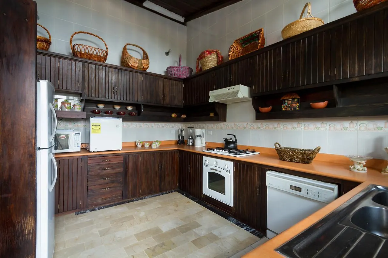 Hostal Maria De Lourdes Quito Ecuador