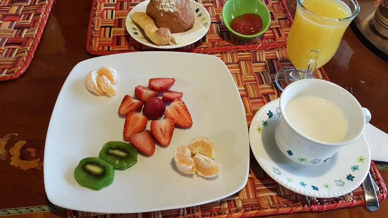 Hostal Maria De Lourdes Quito Hostel