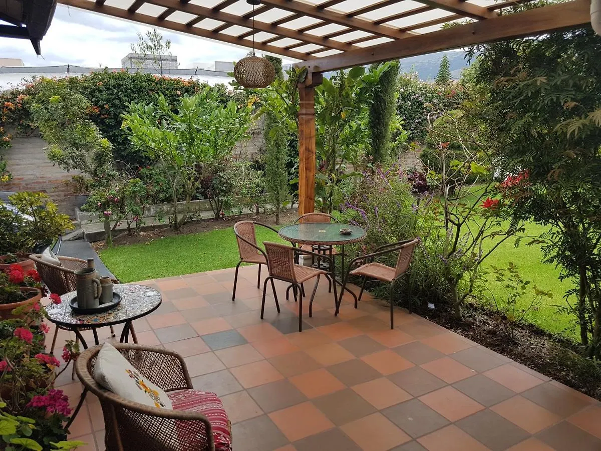 Hostal Maria De Lourdes Quito Ecuador