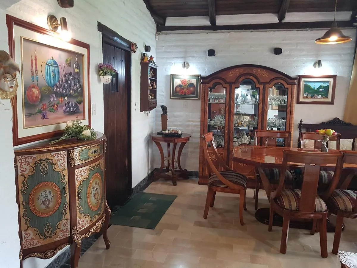 Hostel Hostal Maria De Lourdes Quito Ecuador