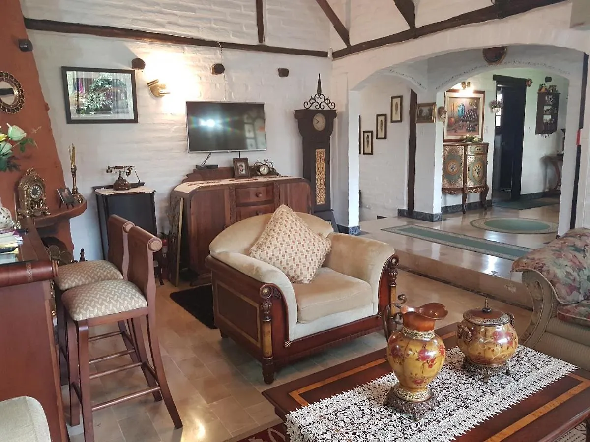 Hostal Maria De Lourdes Quito